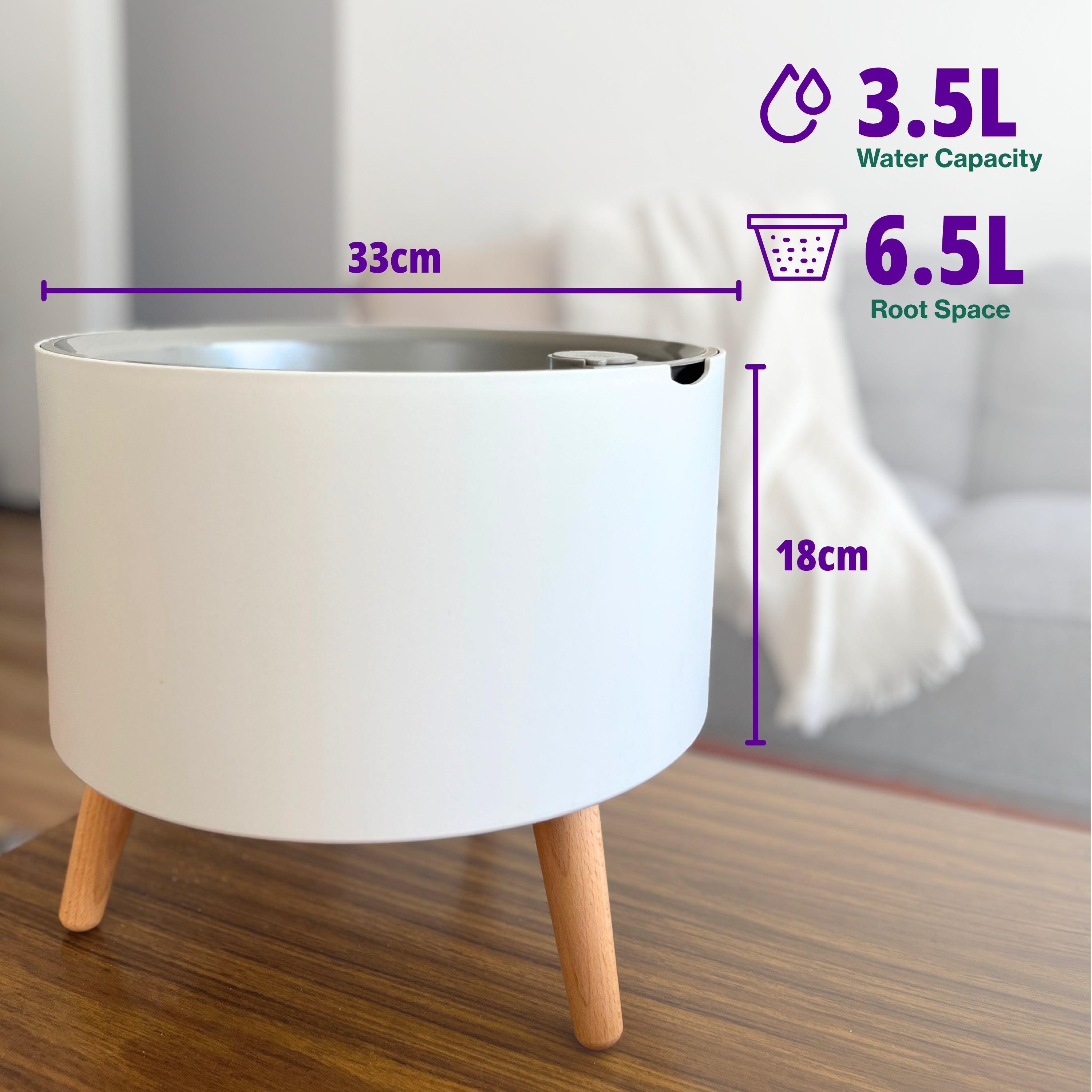 The Classic measured at 33 cm wide and 18 cm high, with 3.5 L water capacity and 6.5 L of root space