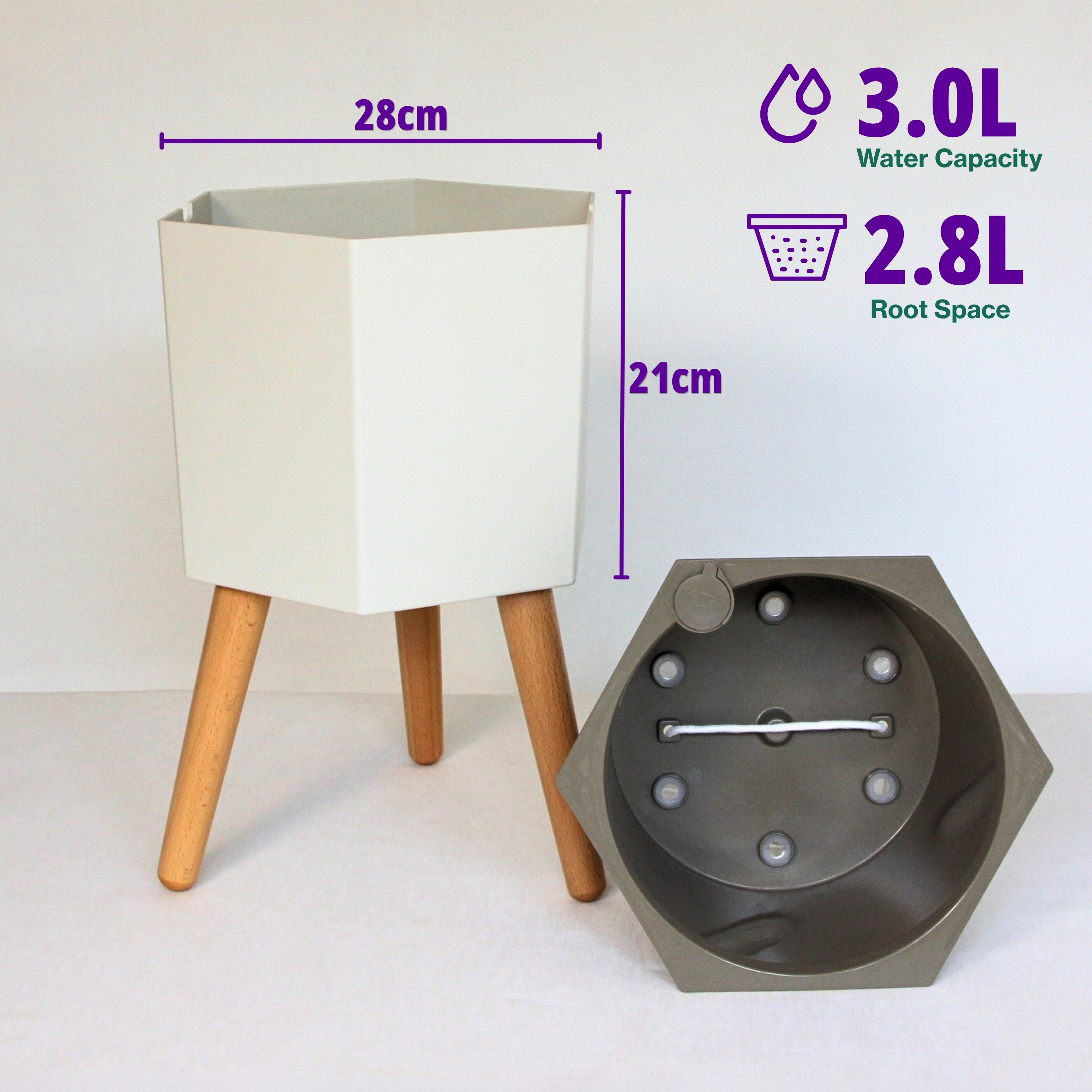 The Hexagon measured at 28 cm wide and 21 cm high, with 3.0 L water capacity and 2.8 L of root space, shown beside its sensor