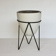 thirstypot egg planter studio shot with white background